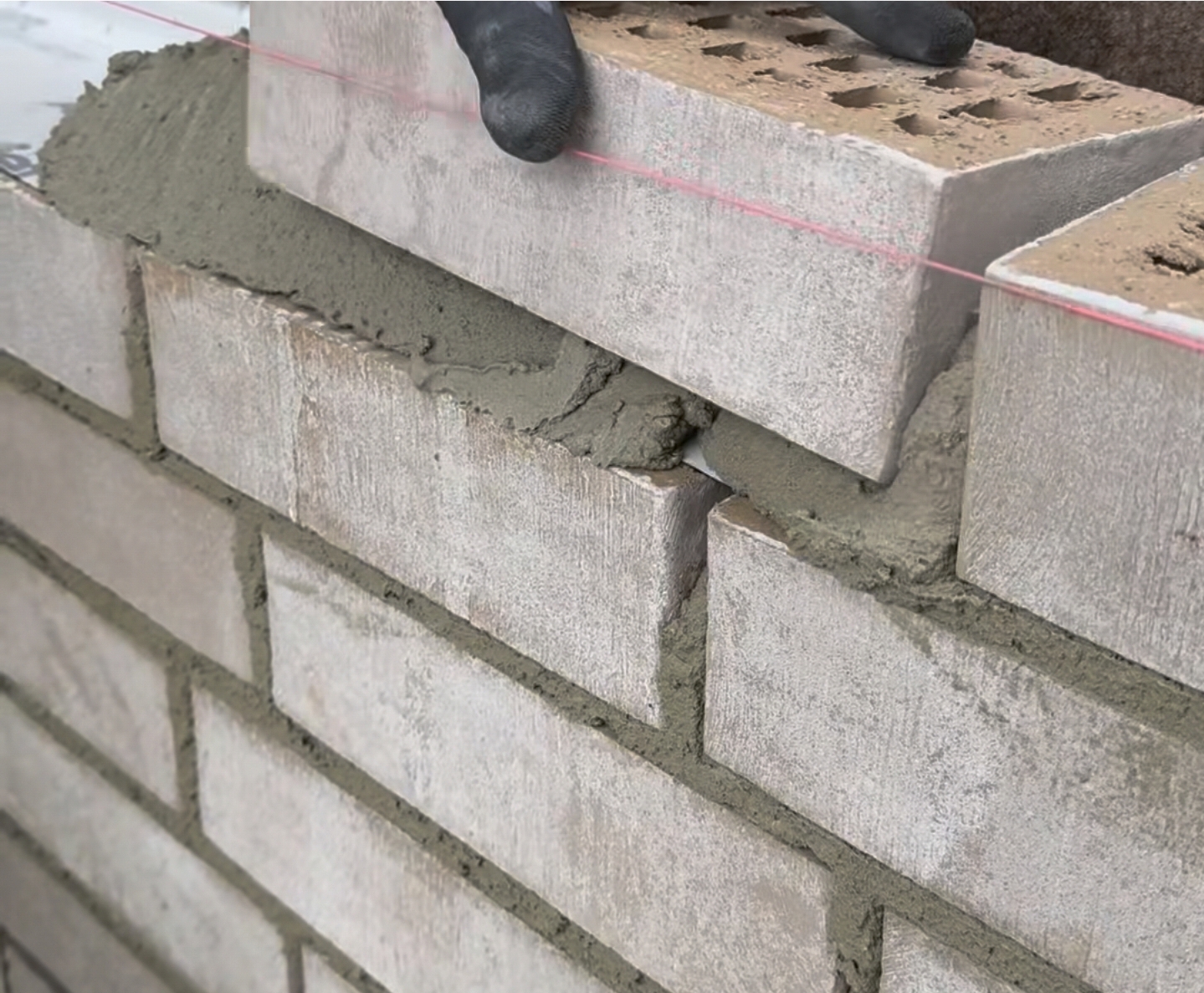 Brick veneer laying detail in Toronto, GTA